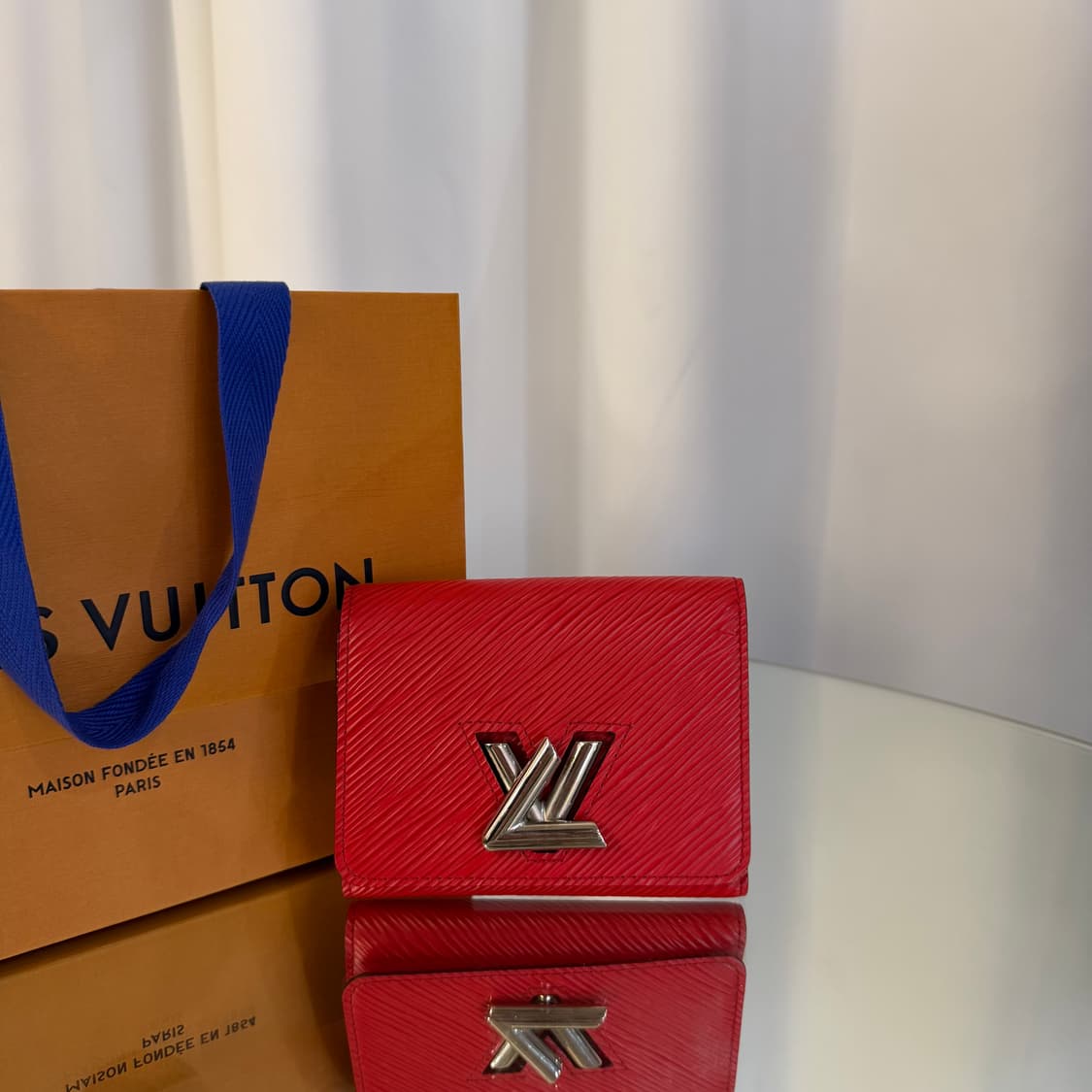 루이비통 트위스트 3단 반지갑 상품이미지1