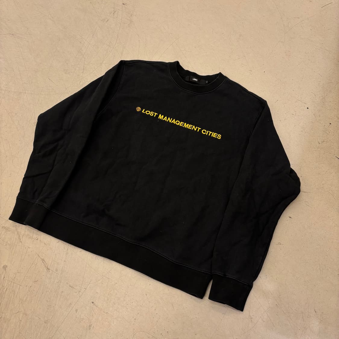 Lmc 빅스펠아웃 블랙 맨투맨 상품이미지1