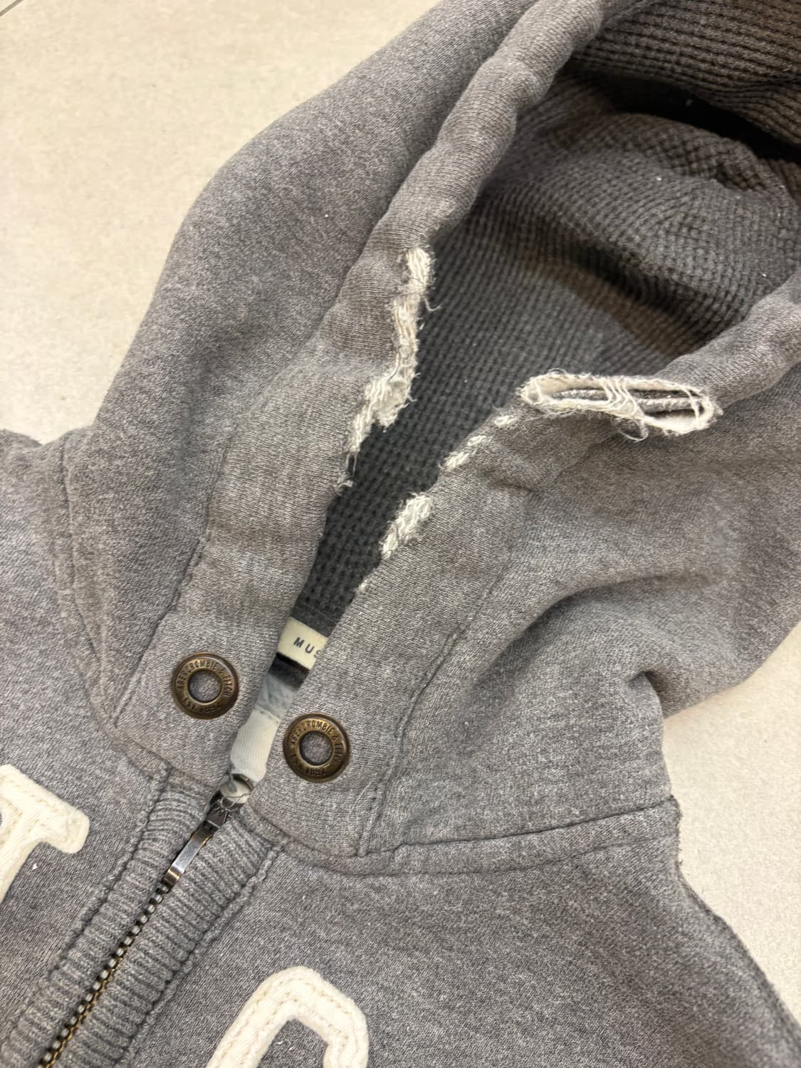 아베크롬비 피치 뉴욕 디스트레스드 후드집업 상품이미지6