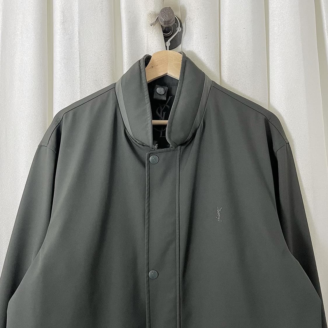 입생로랑 챠콜 로고 집업 자켓 상품이미지2