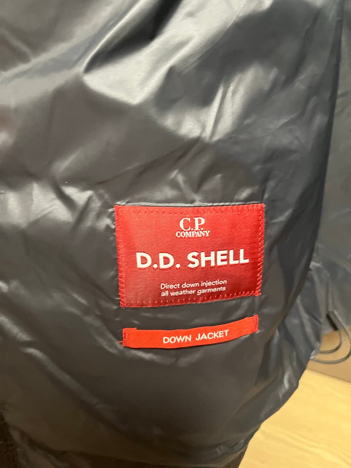 Cp 컴퍼니 DD쉘 패딩 블랙 상품이미지4