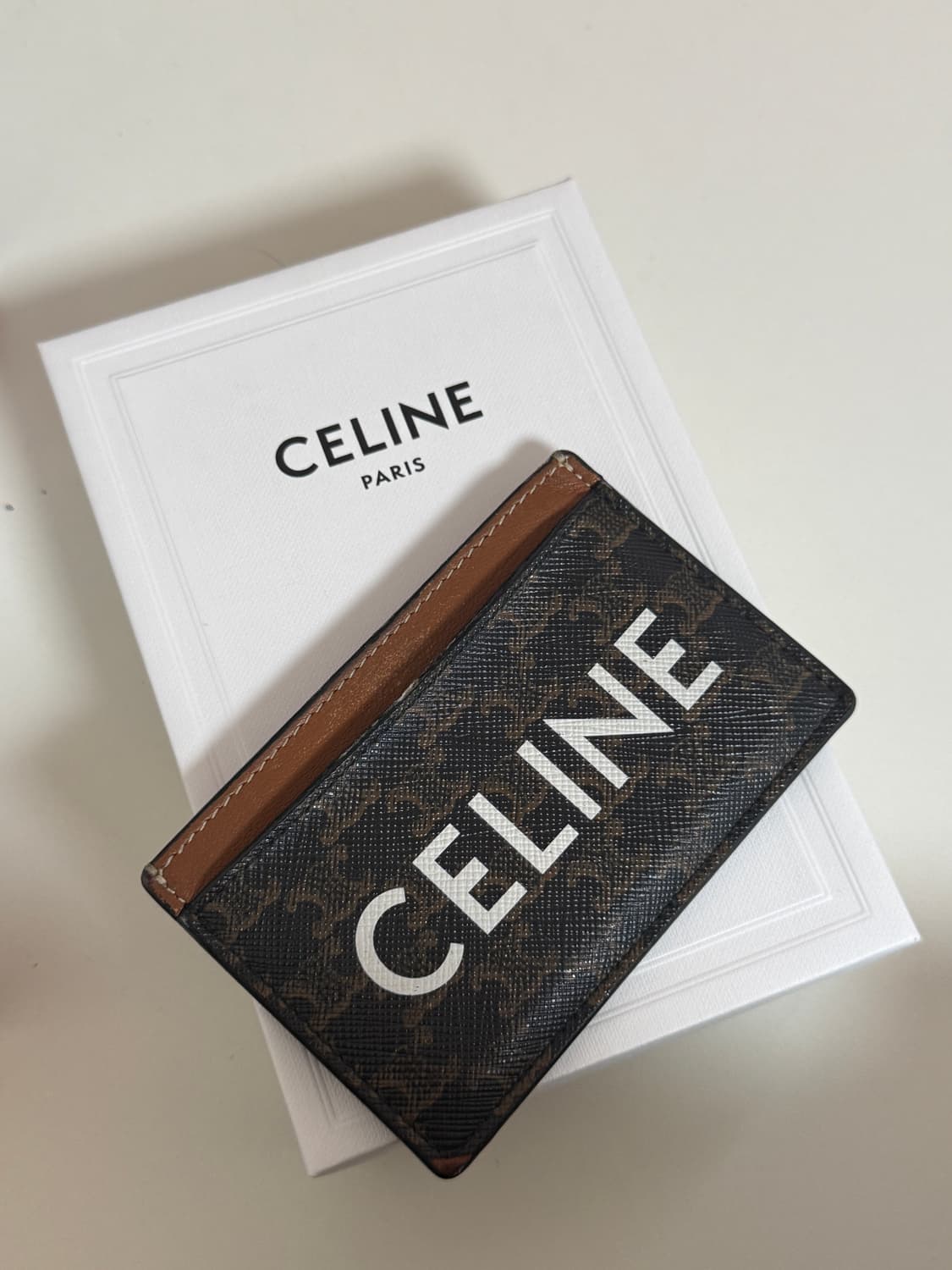 정품 셀린느 트리옹프 카드지갑 상품이미지1
