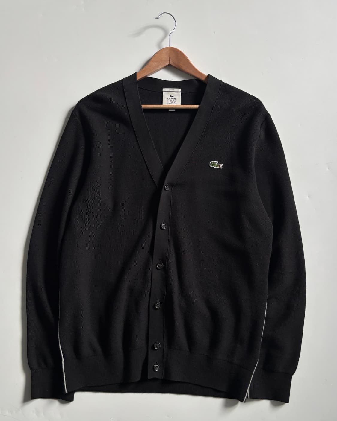 Lacoste 라코스테 블랙 로고 브이넥 가디건 상품이미지1