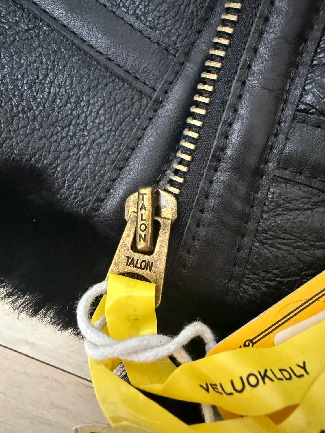 Veluokldly 리얼 양가죽 무스탕 블랙 m 새제품 판매 상품이미지2