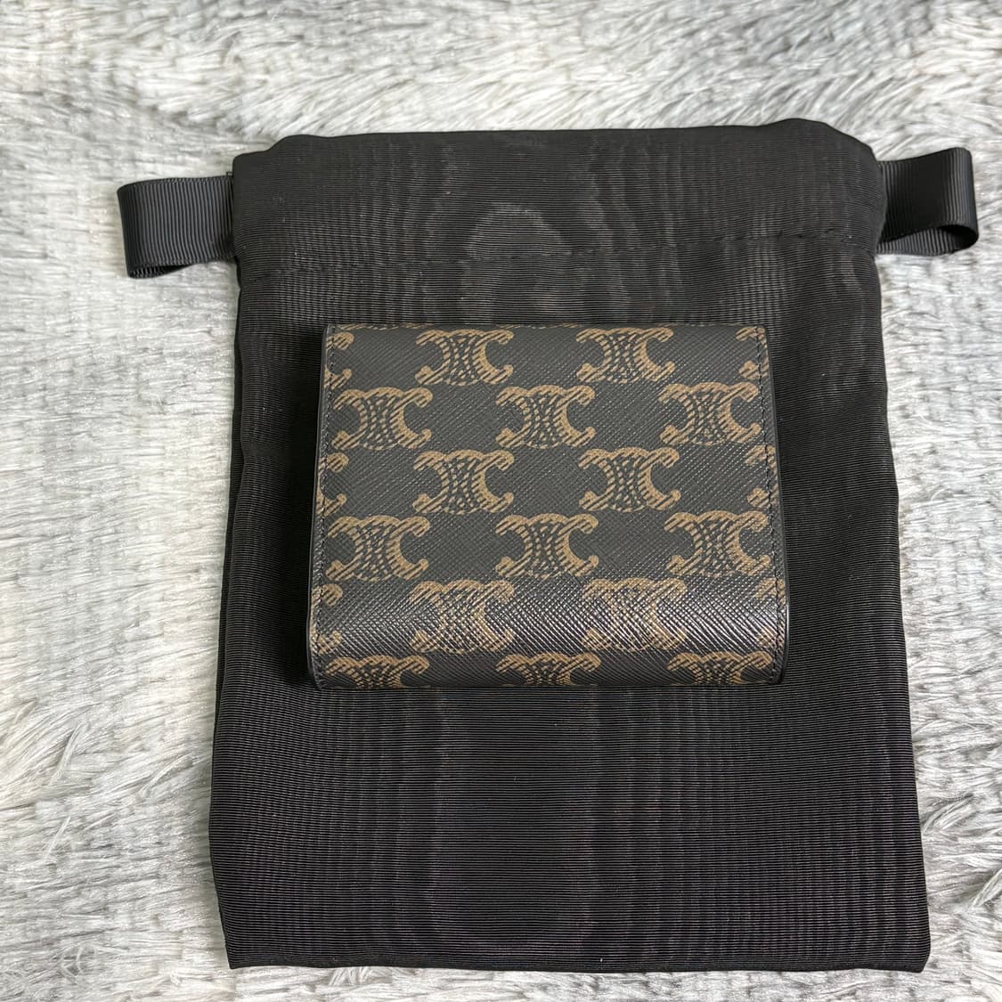 셀린느 트리옹프 반지갑 상품이미지2