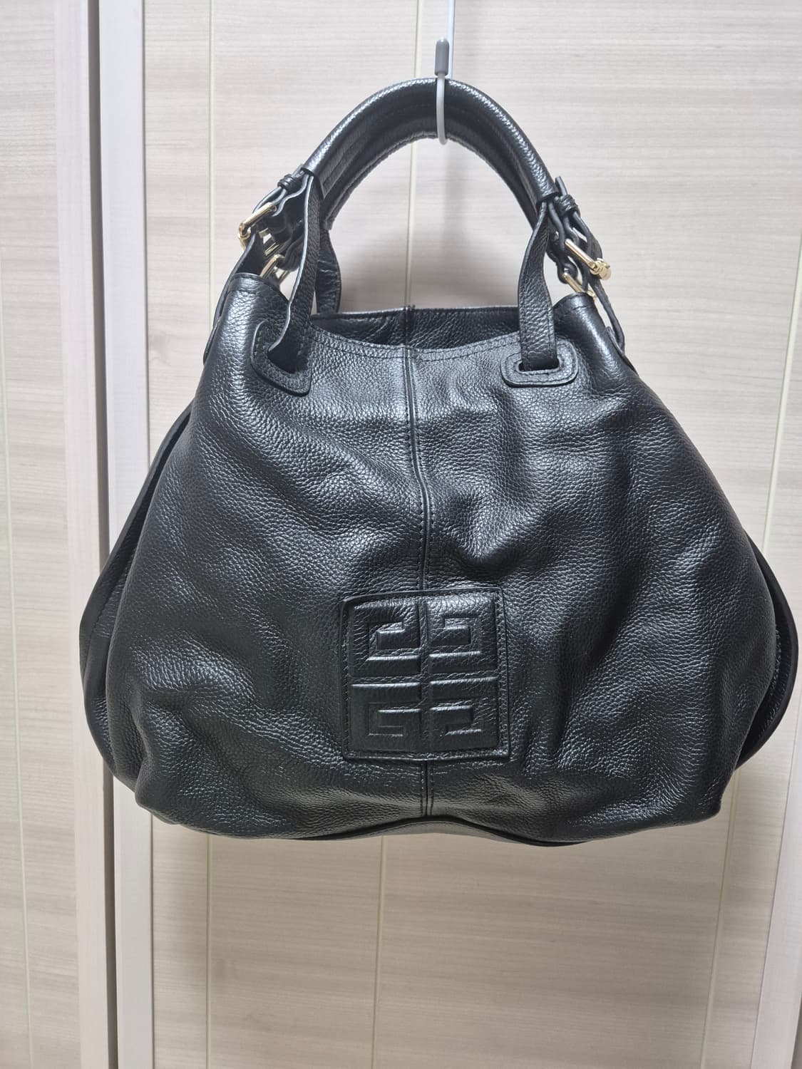 (정품) 지방시 블랙 레더 토트백 천연가죽 블랙 상품이미지1