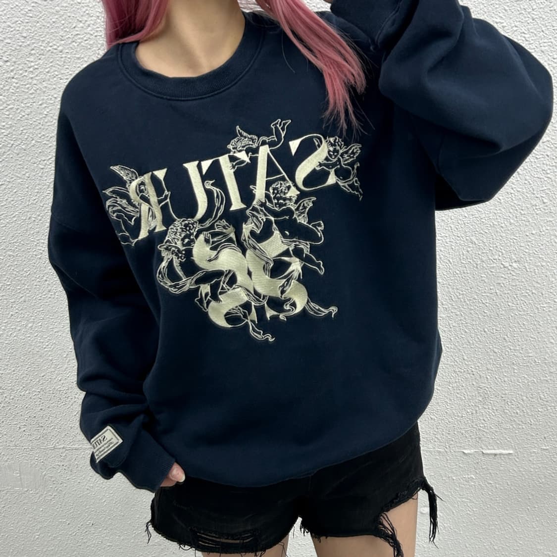 새터 빅로고 네이비 맨투맨 상품이미지1