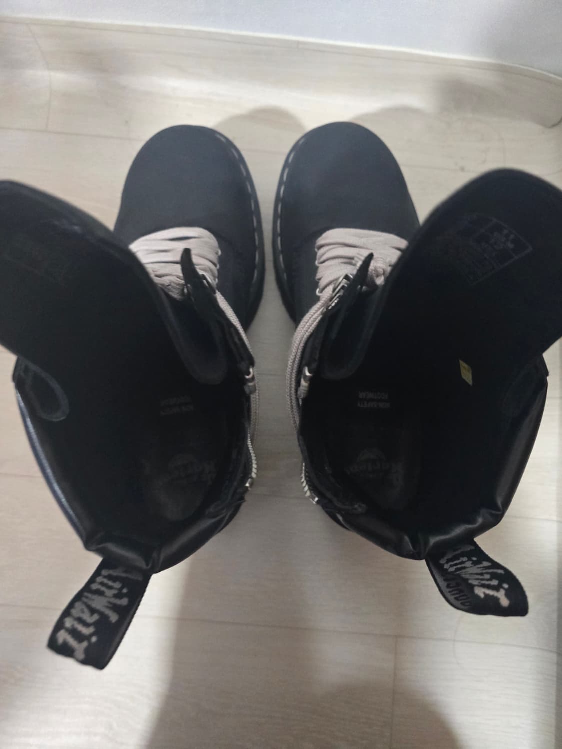 닥터마틴 x 릭오웬스 쿼드 솔 스틸 토 부츠 블랙 상품이미지5