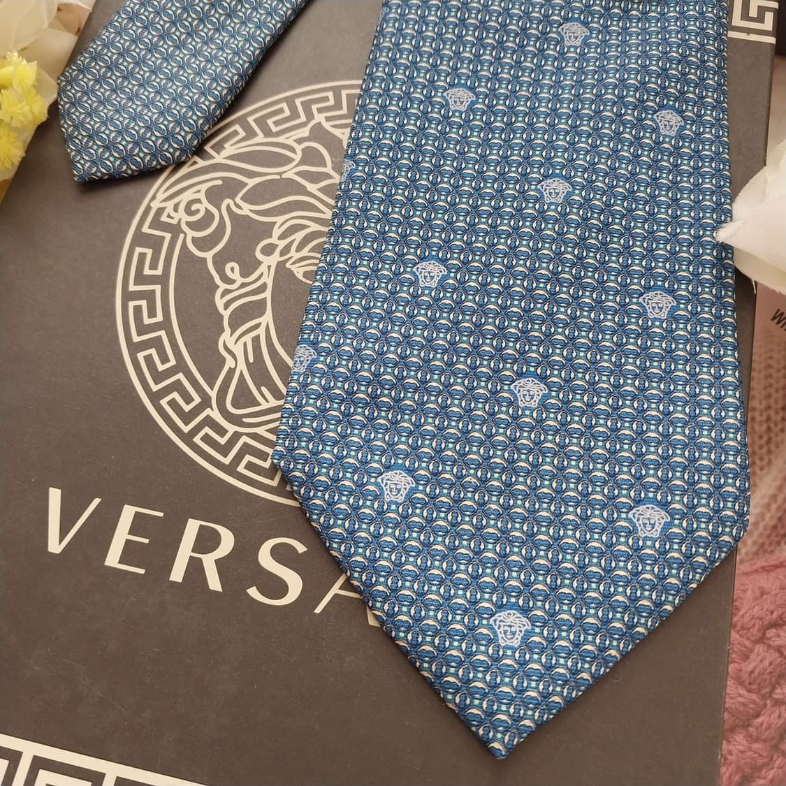 베르사체 실크 블루 메두사 패턴 넥타이 9.4cm A+등급 K1311
 상품이미지4