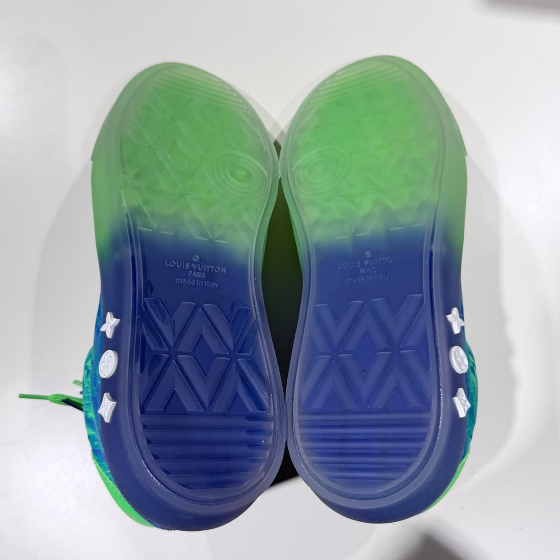 (A+/8) / 루이비통 LV 올리 리슐리외 스니커즈 네온 컬러 로즈 상품이미지8