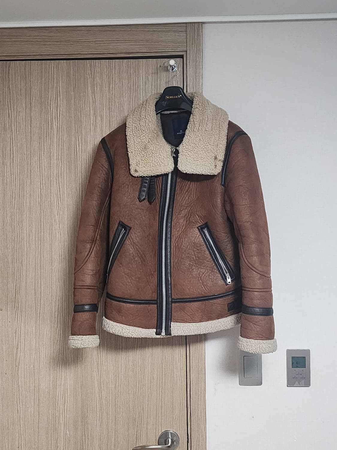 무스탕 브라운 m 상품이미지1