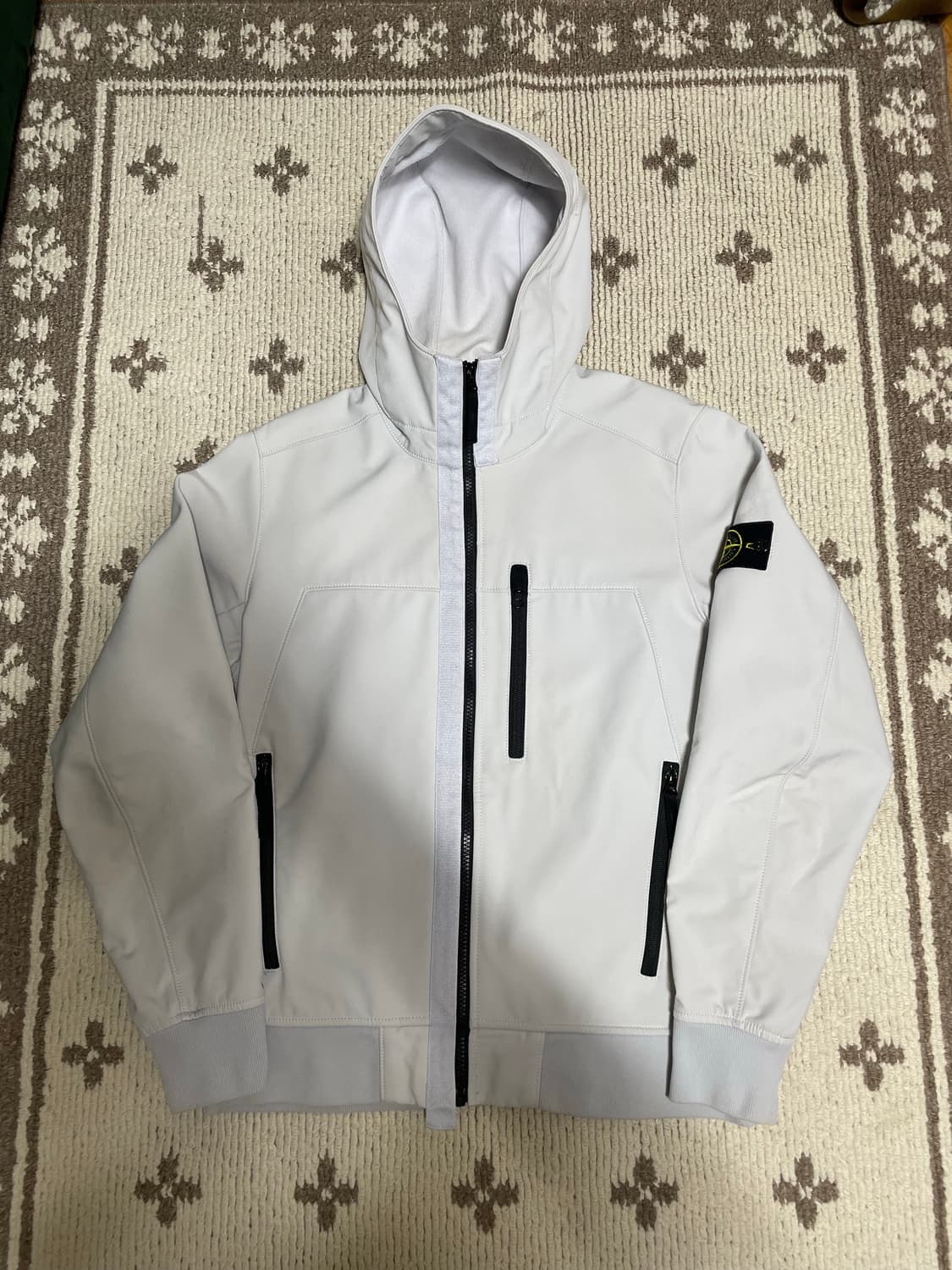 스톤아일랜드 소프트쉘 자켓 상품이미지1