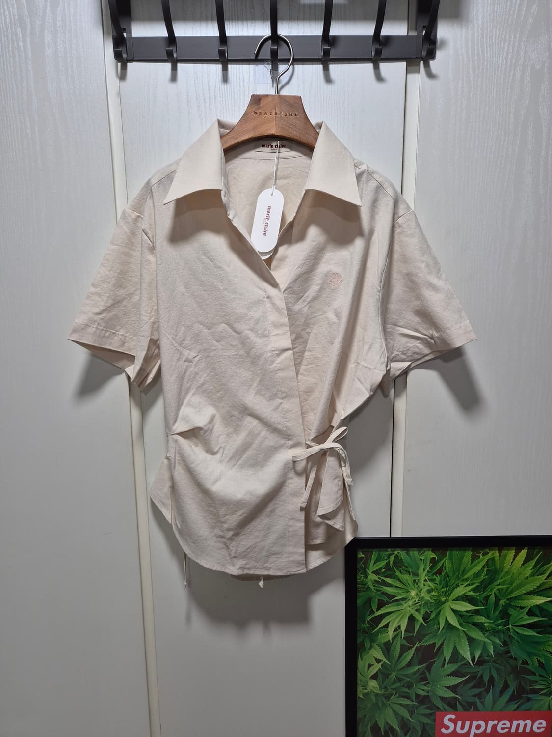 (세일)(새상품)마리끌레르 랩 블라우스 베이지 반팔 상품이미지1