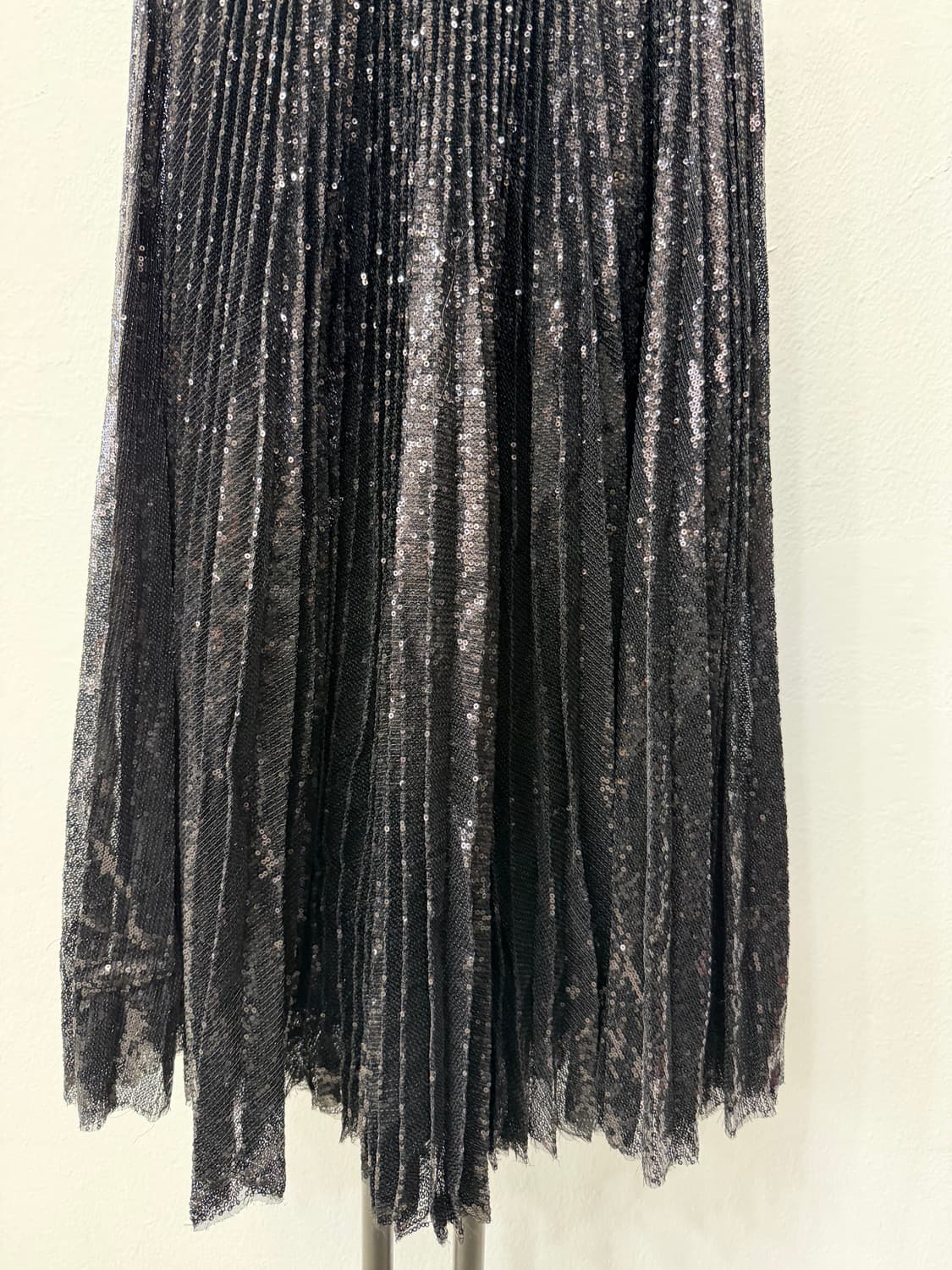 매장판정품) MSGM 스팽글 플리츠 스커트 38 상품이미지3