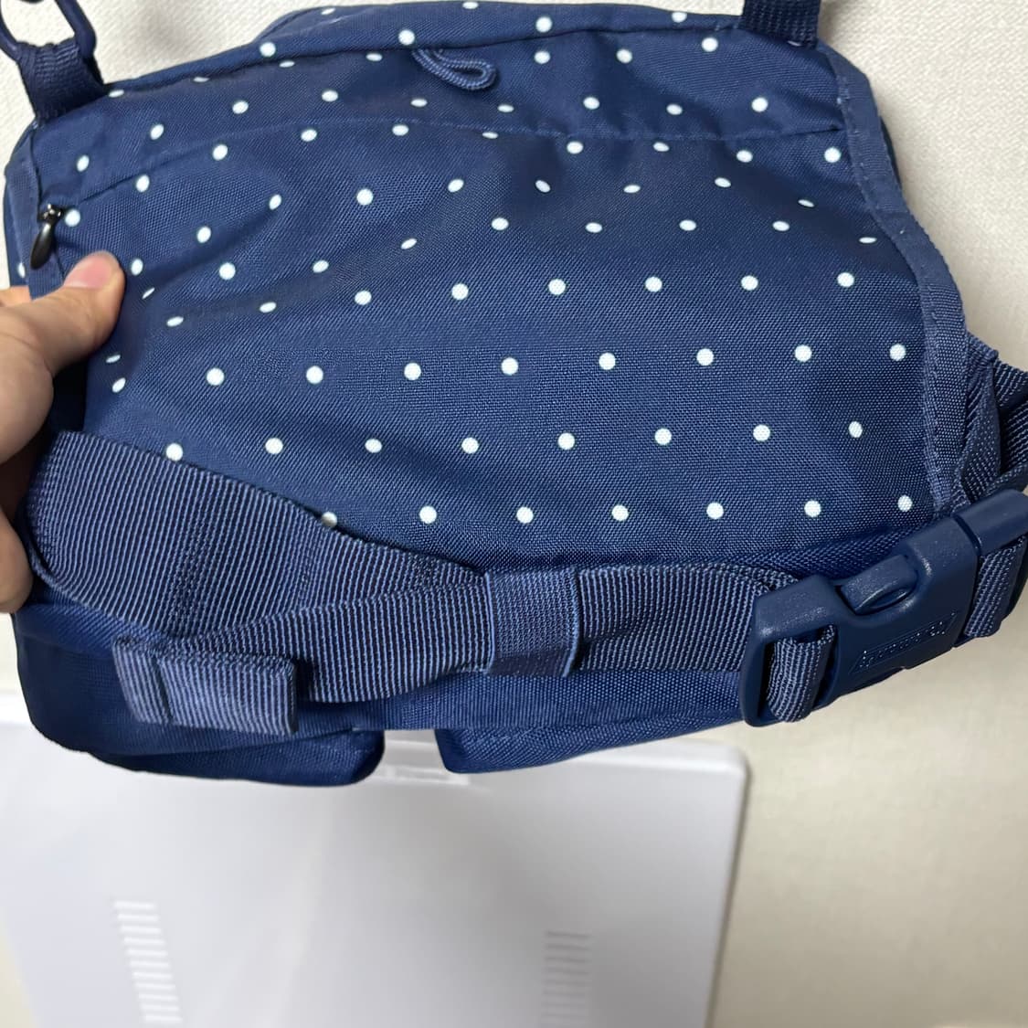 레어) 콜맨 도트 크로스백(네이비) 상품이미지9