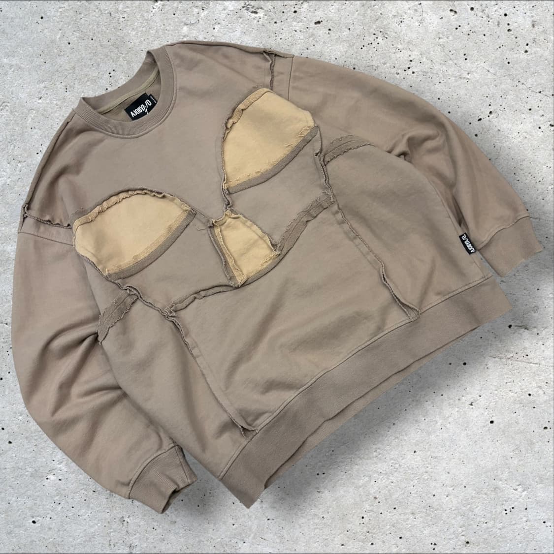 아조바이아조 스컬 맨투맨 스웻셔츠 베이지 D641 상품이미지1