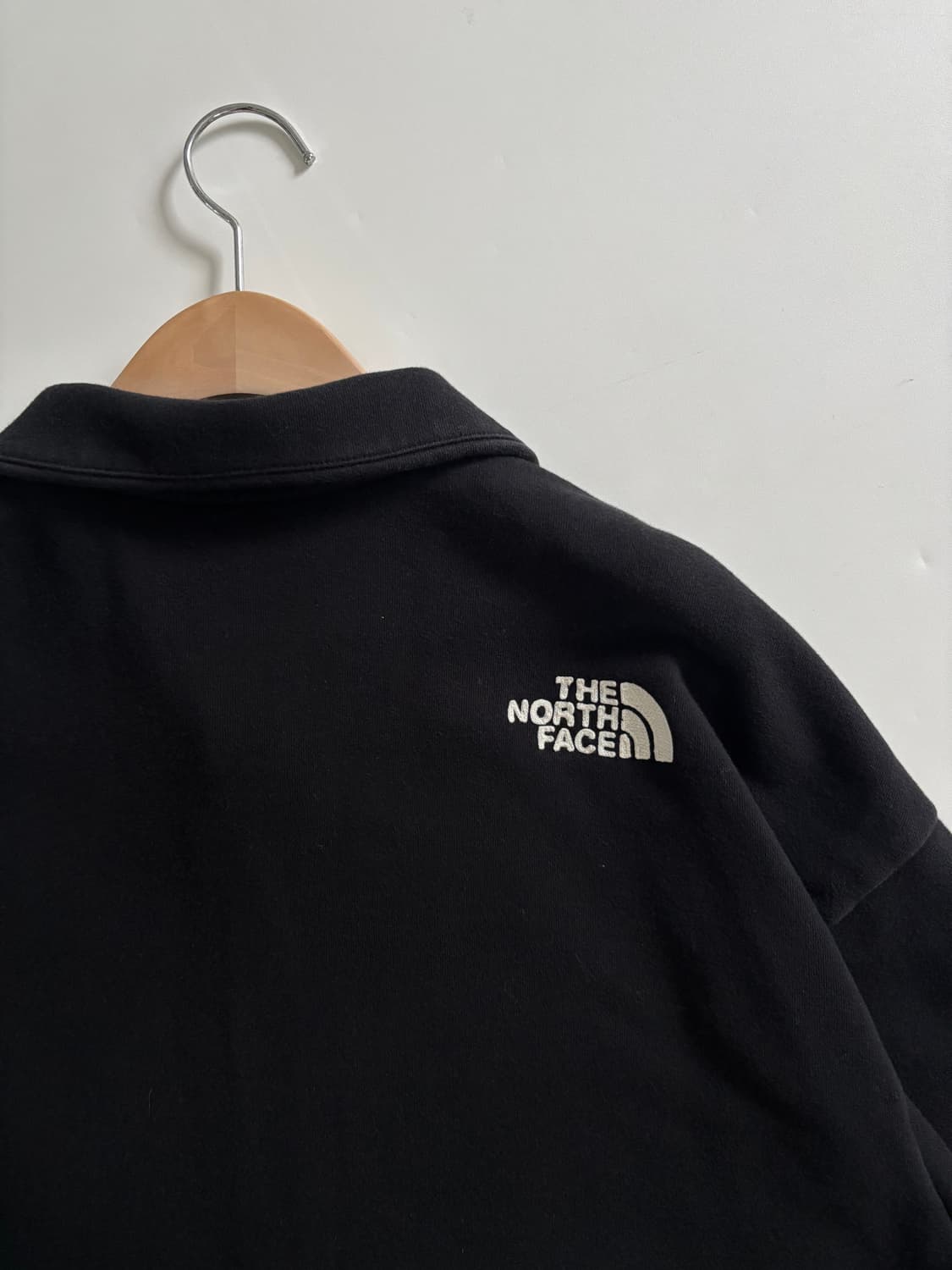 The North Face 노스페이스 부클로고 블랙컬러 코튼 반집업 맨투 상품이미지4