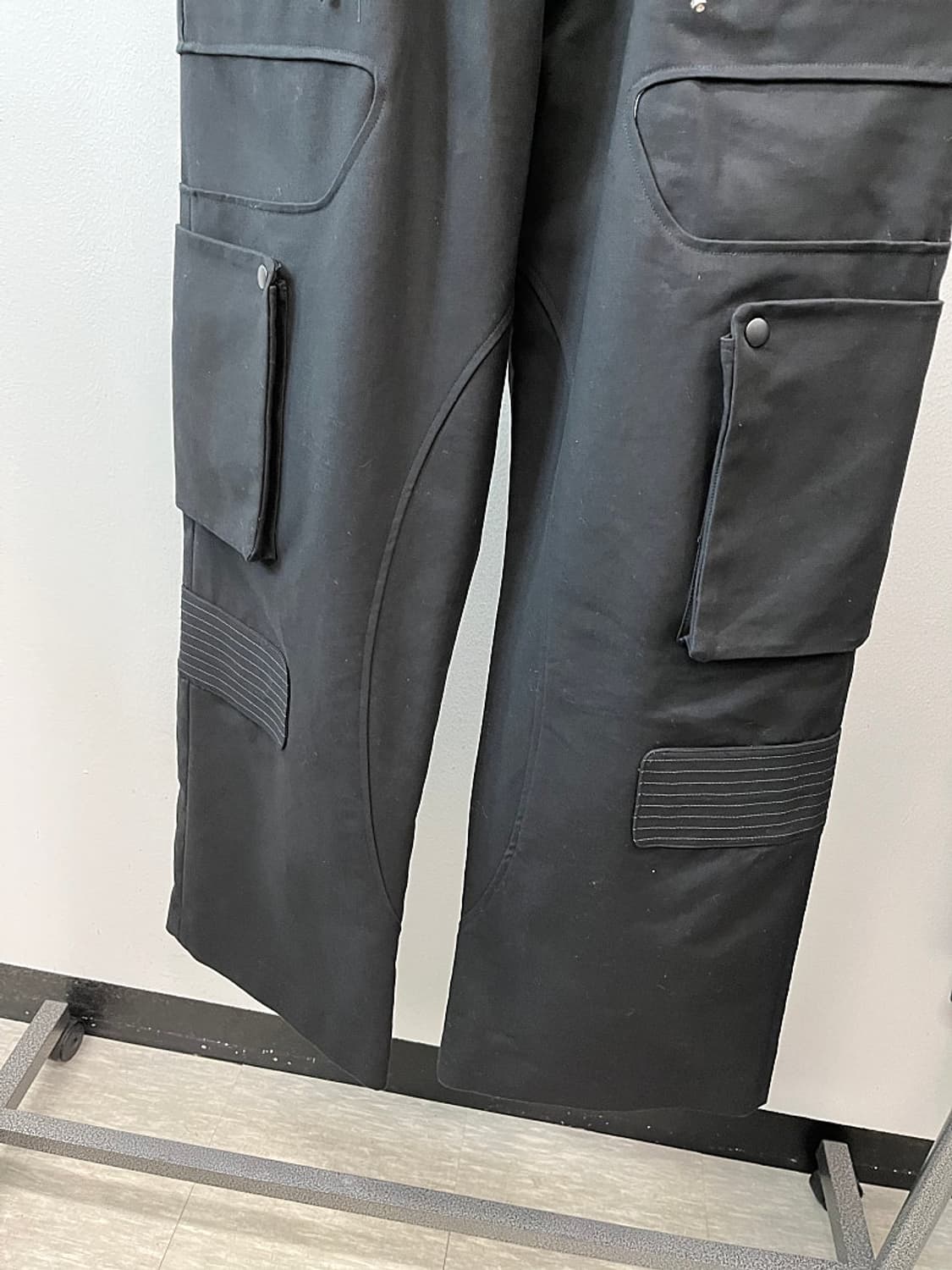 30) STU 블랙 카고팬츠  상품이미지6