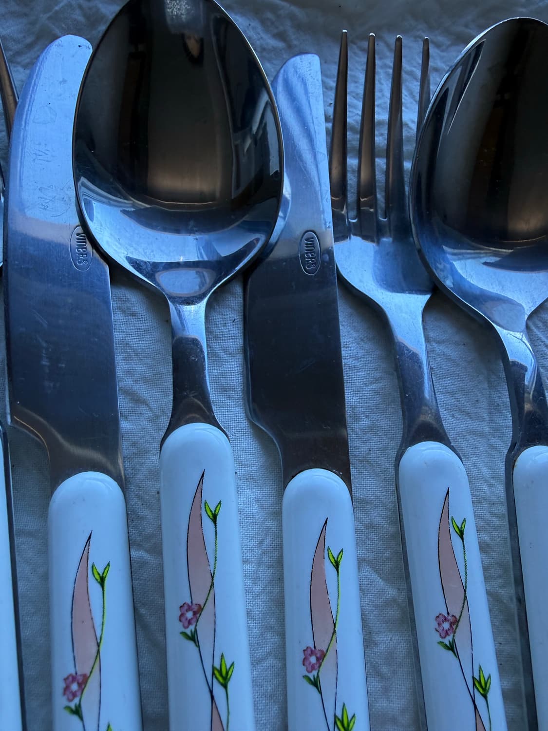 존슨 브라더스 Eternal Beau이터널뷰커트러리 2세트 판매 상품이미지4