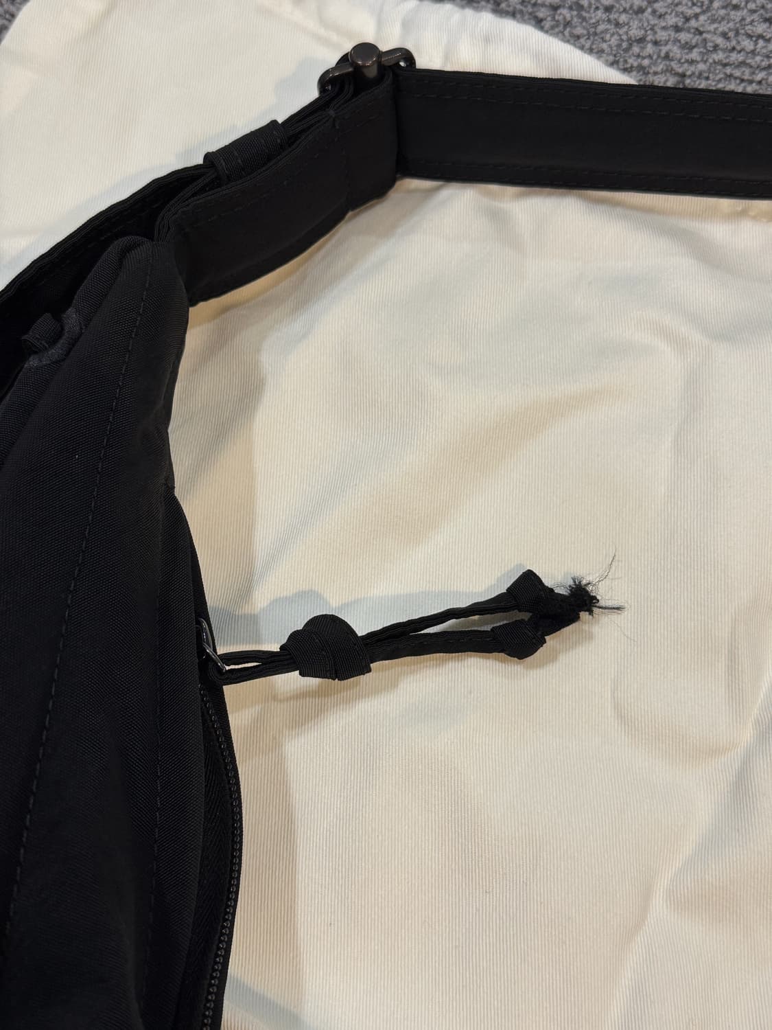 르메르 게임백 블랙 M 상품이미지2