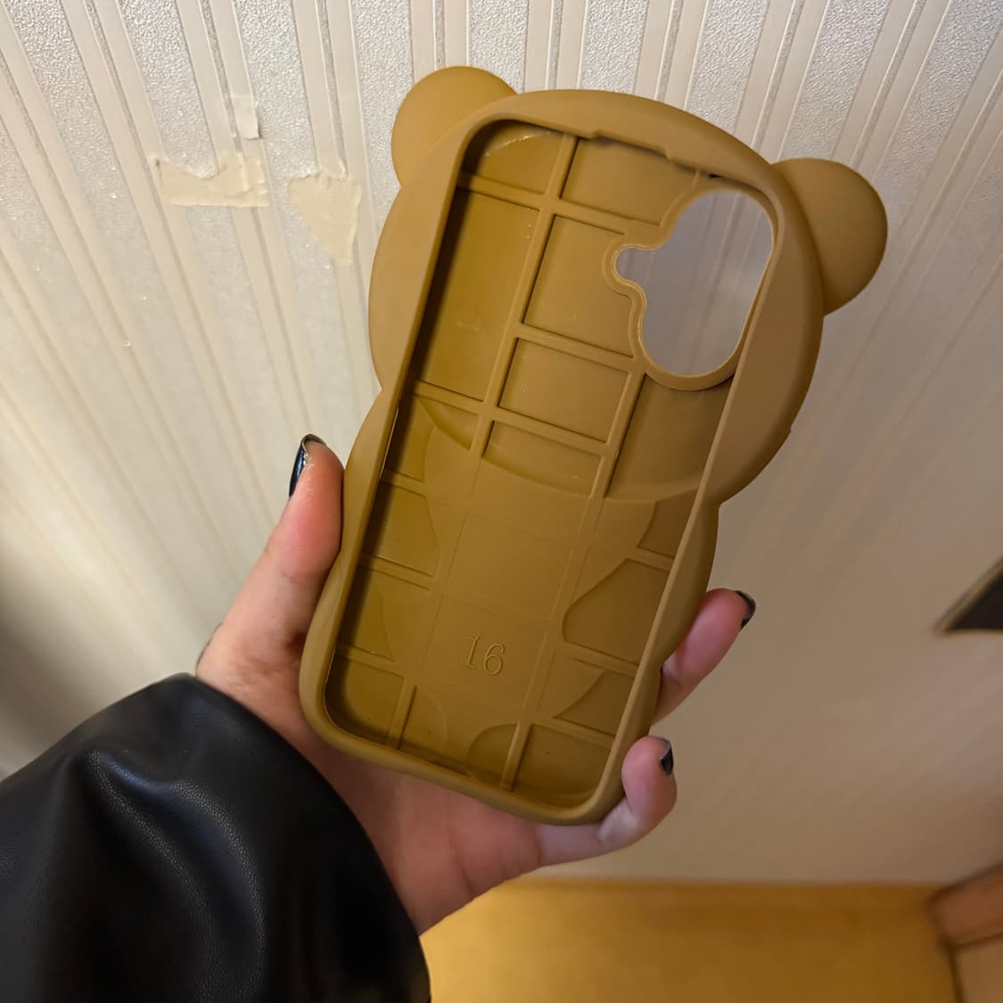 리락쿠마 아이폰 16 케이스 상품이미지2
