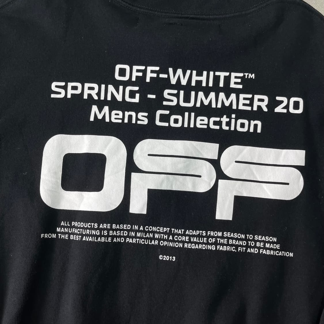 100 오프화이트 웨이비라인 블랙 맨투맨 상품이미지6