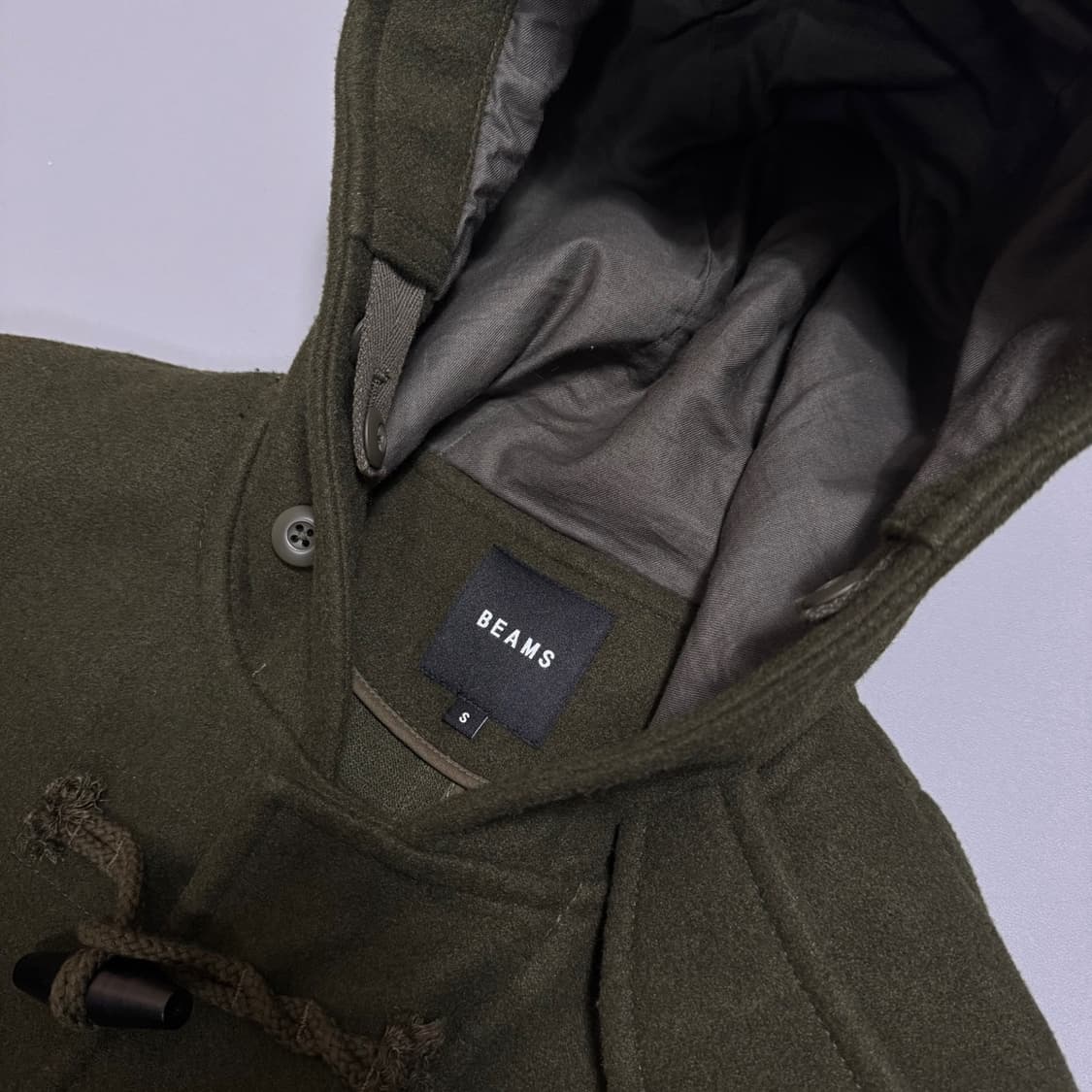 빔즈(BEAMS) 다크그린컬러 폴리 레이온 혼방 빅실루엣 후드 더플 코트 상품이미지3