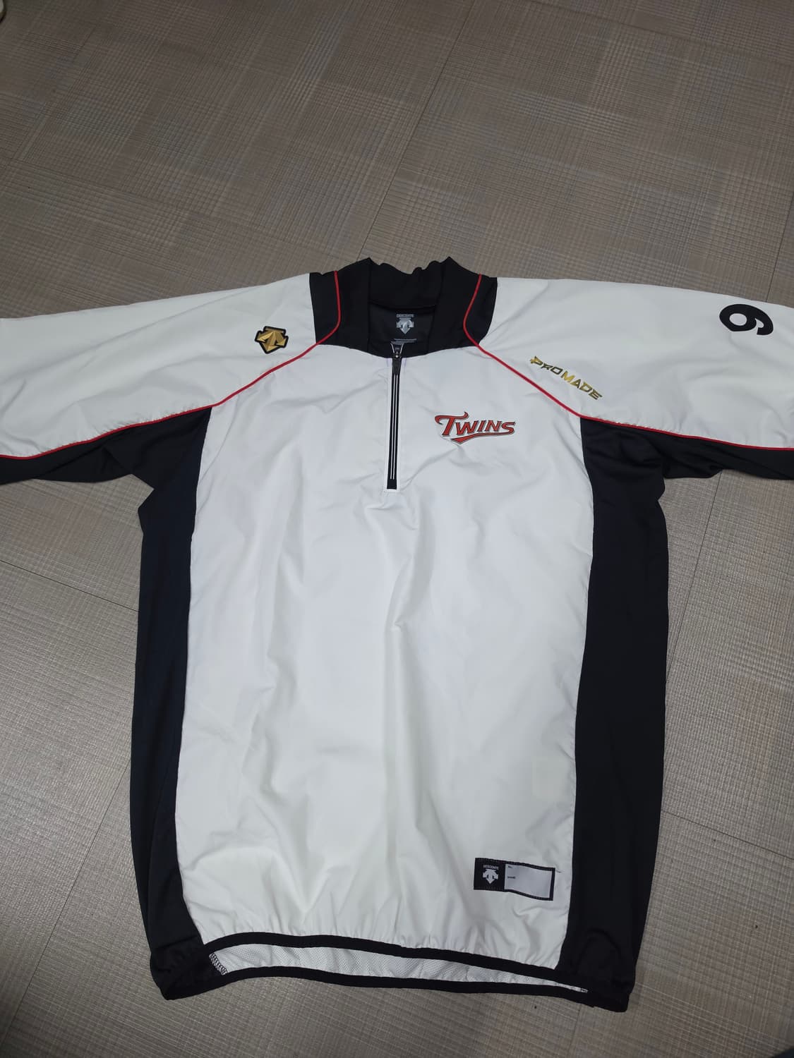 데상트 LG 트윈스 선수지급용 야구 바람막이 상품이미지1