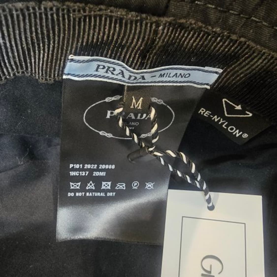 프라다 삼각로고 버킷햇 상품이미지4