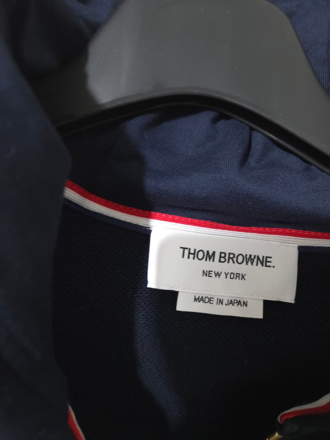 [3, 새상품급] 톰브라운 사선완장 금장 후드집업  상품이미지2