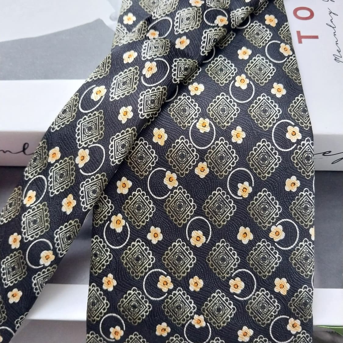 니나리치 실크 블랙 패턴 넥타이 9.9cm A+등급 K2250 상품이미지4