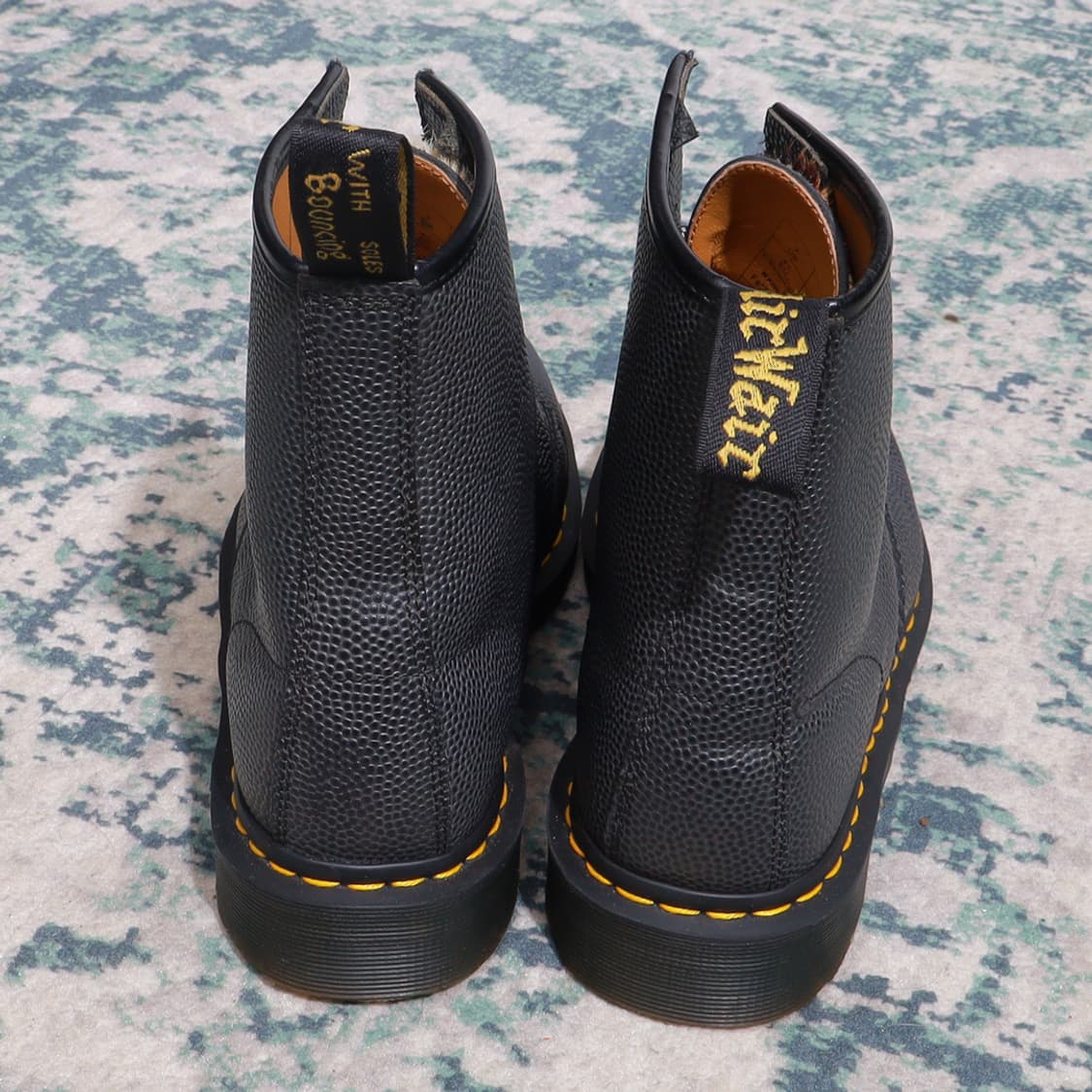 DR. MARTENS 닥터마틴 x 스투시 1460 8홀 레오파드 부츠  상품이미지2