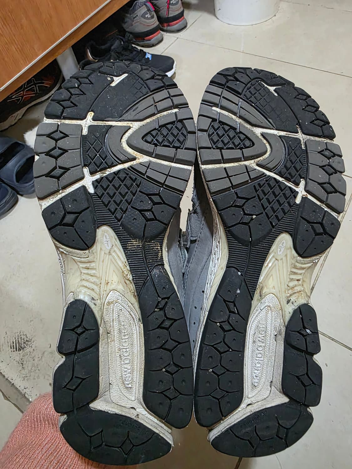 뉴발란스 2002R 프리미엄 빈티지 그레이 270  상품이미지6