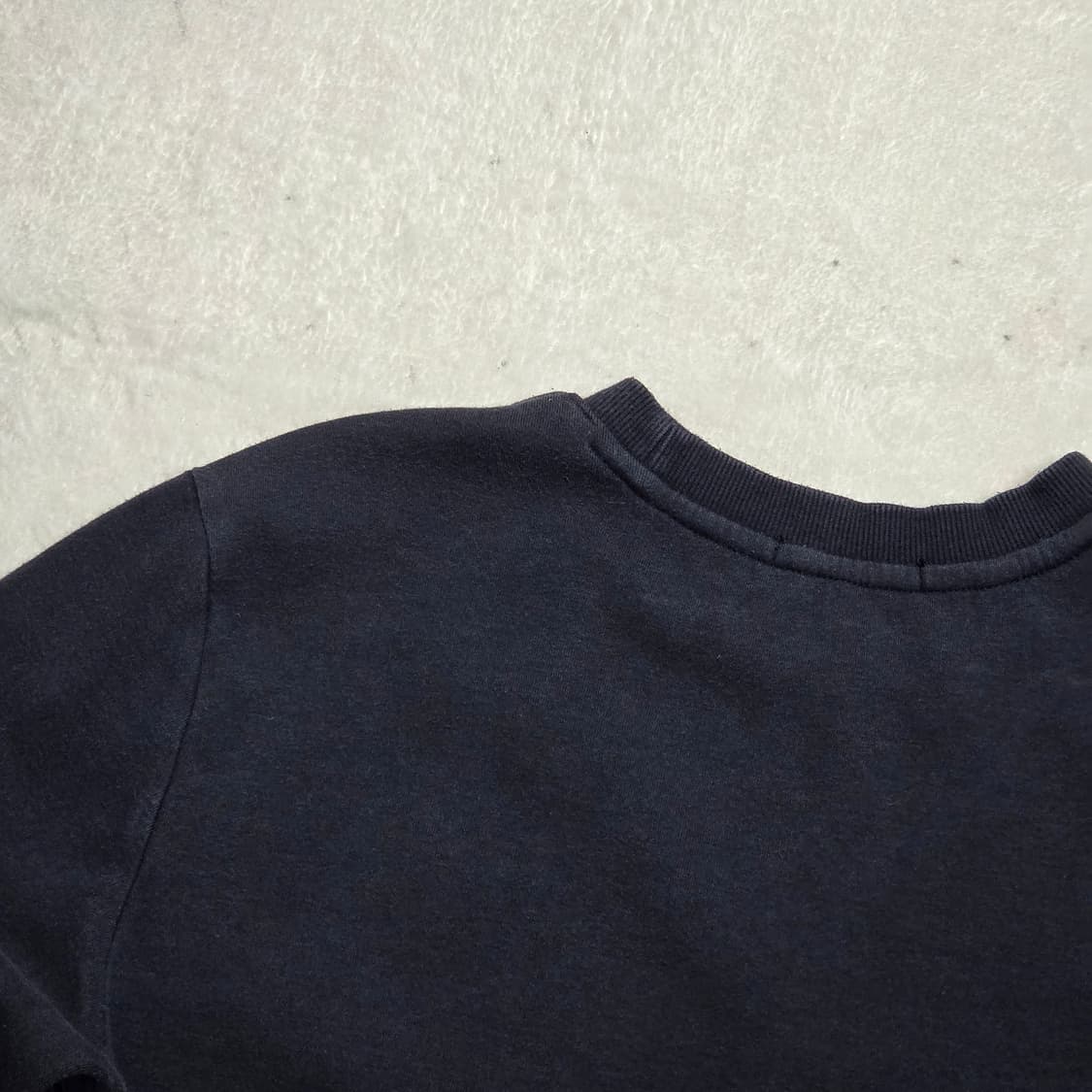 게스 네이비 맨투맨 상품이미지5