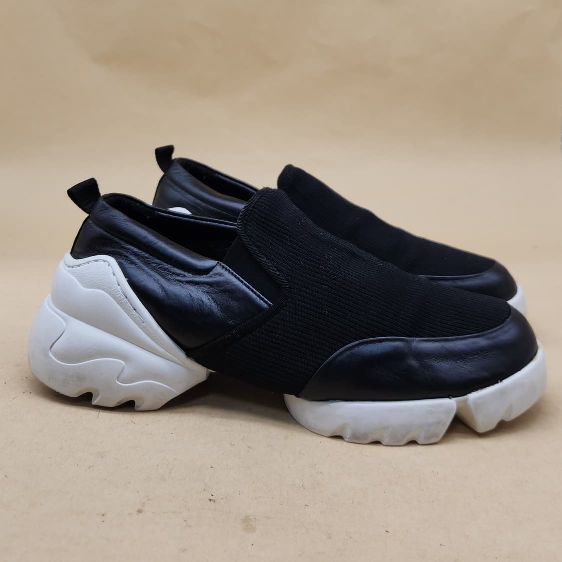 구호 여성슬립온 245. 굽5 상품이미지1