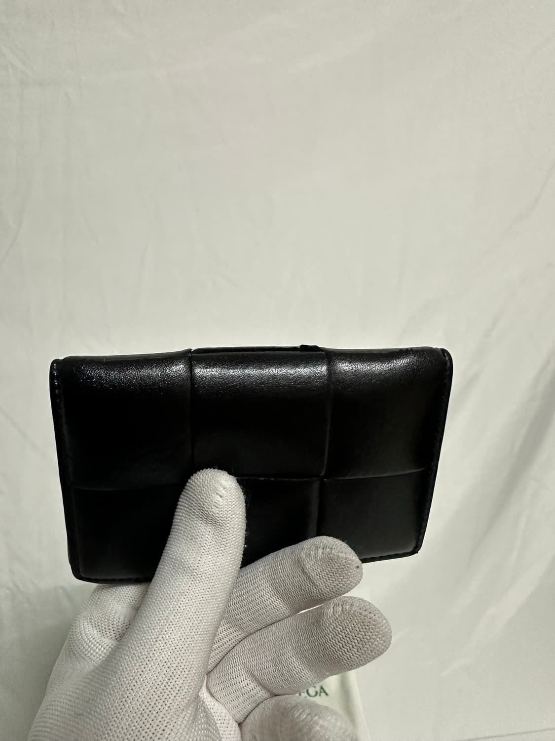 보테가베네타 맥시 플랩 카드지갑 블랙 (OS) 상품이미지5