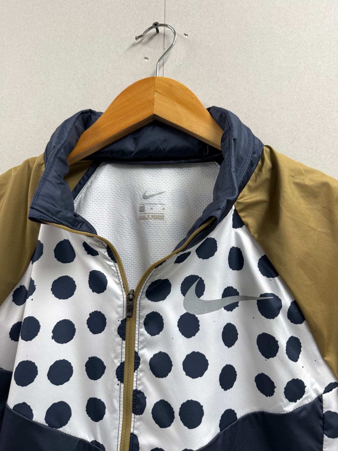 남성 95 M / 나이키 윈드러너 바람막이 A.I.R 코디허드슨 상품이미지3