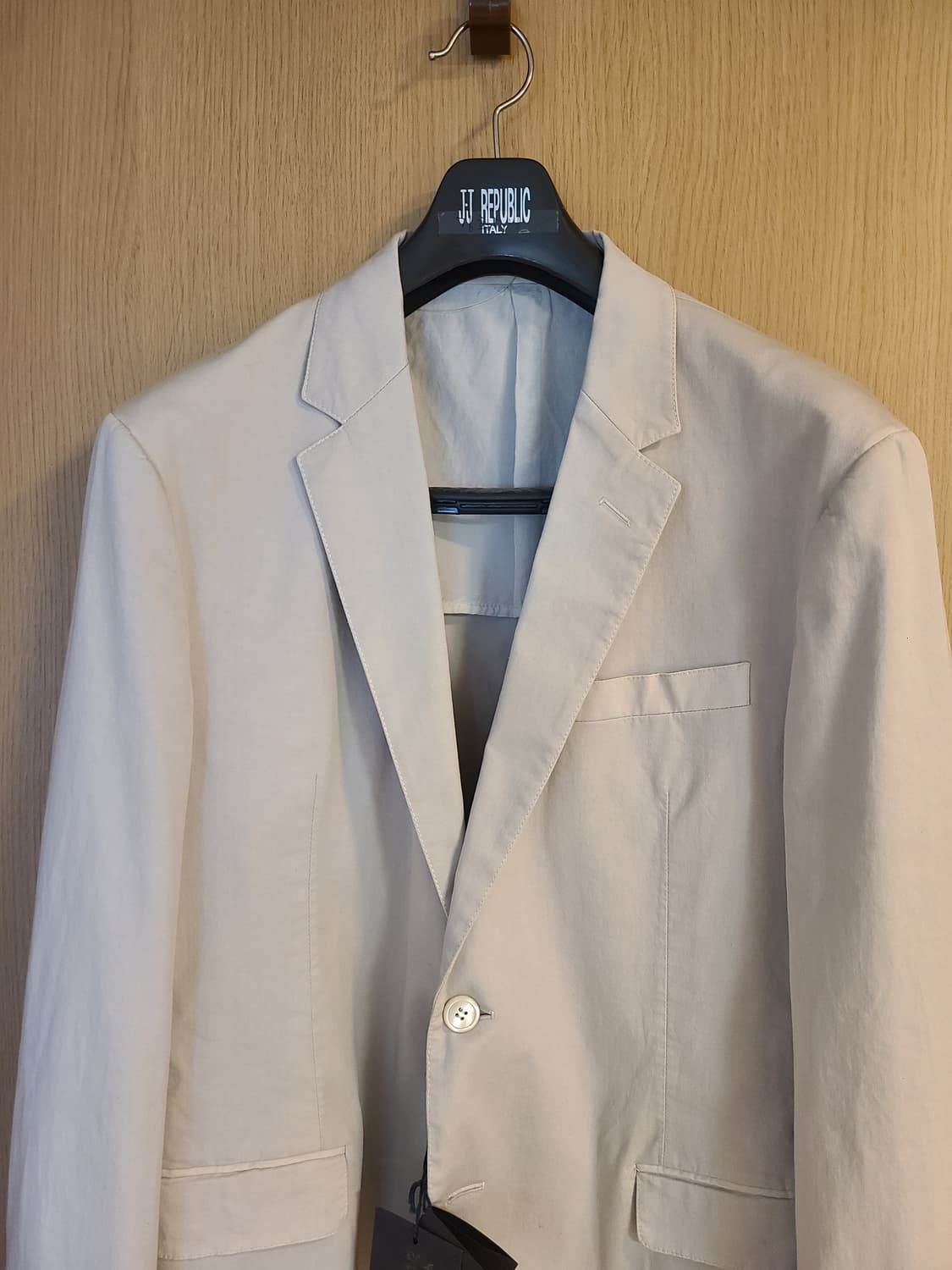 정품 프라다 남성 아이보리 자켓 54R 판매합니다. 상품이미지4