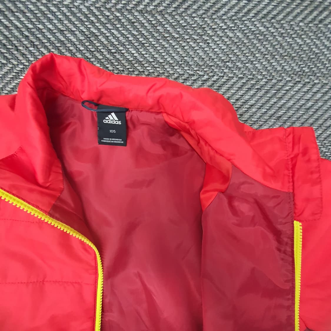 아디다스 얇은 경량패딩 남자105 상품이미지7