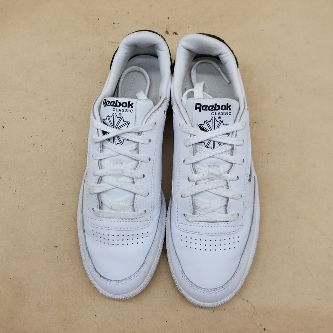 리복 클럽 C 85 화이트 블랙 스니커즈 상품이미지2