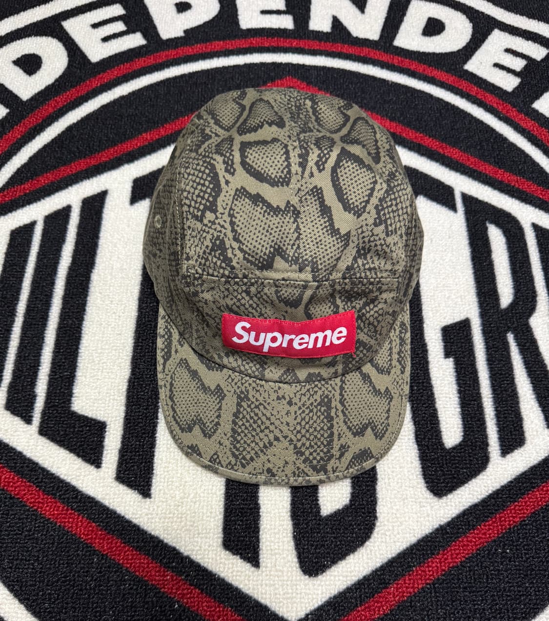 슈프림 워시드 치노 트윌 캠프캡 스네이크 레드 박스 로고 상품이미지1