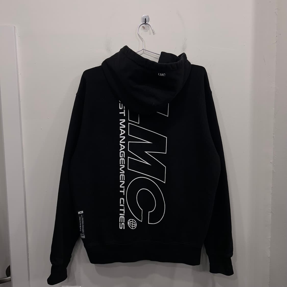 LMC 스몰와펜 백프린팅 기모 루즈핏 후드티 상품이미지5