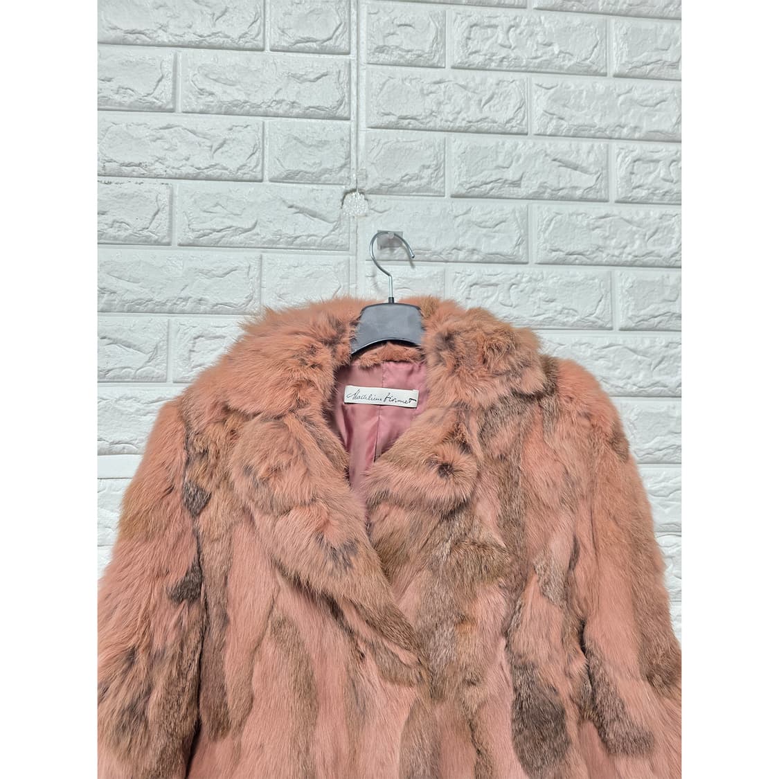 택포// Madeline Firmet 페이크 퍼 코트 상품이미지3