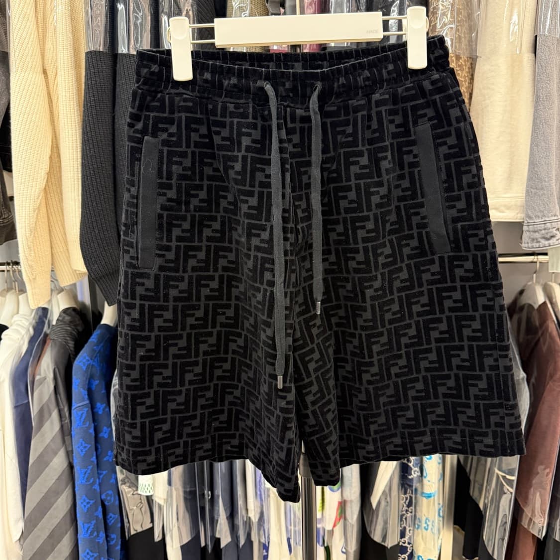 [리오브전포점] 펜디 FF 풀 모티프 코튼 피케 버뮤다 반바지 상품이미지1