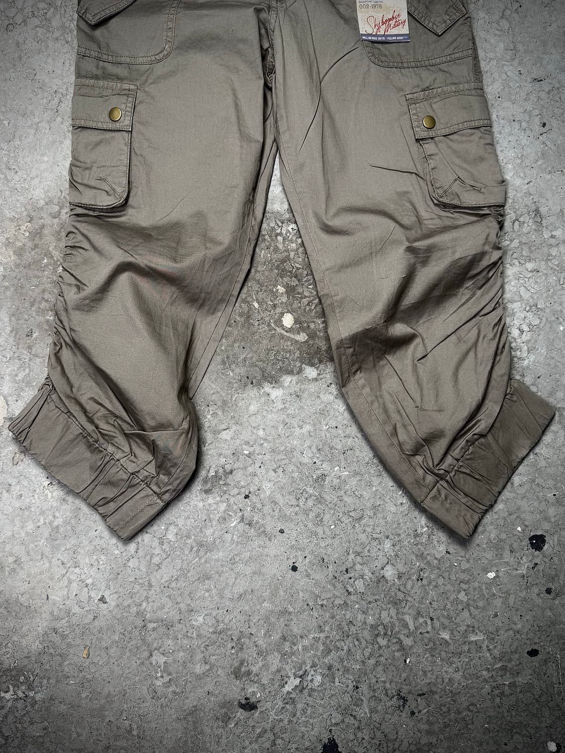 Sky Bomber – Shirred Cargo Capri Pants   상품이미지4