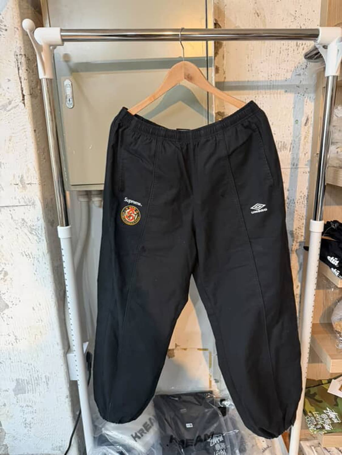 슈프림 엄브로 트랙 팬츠 상품이미지2