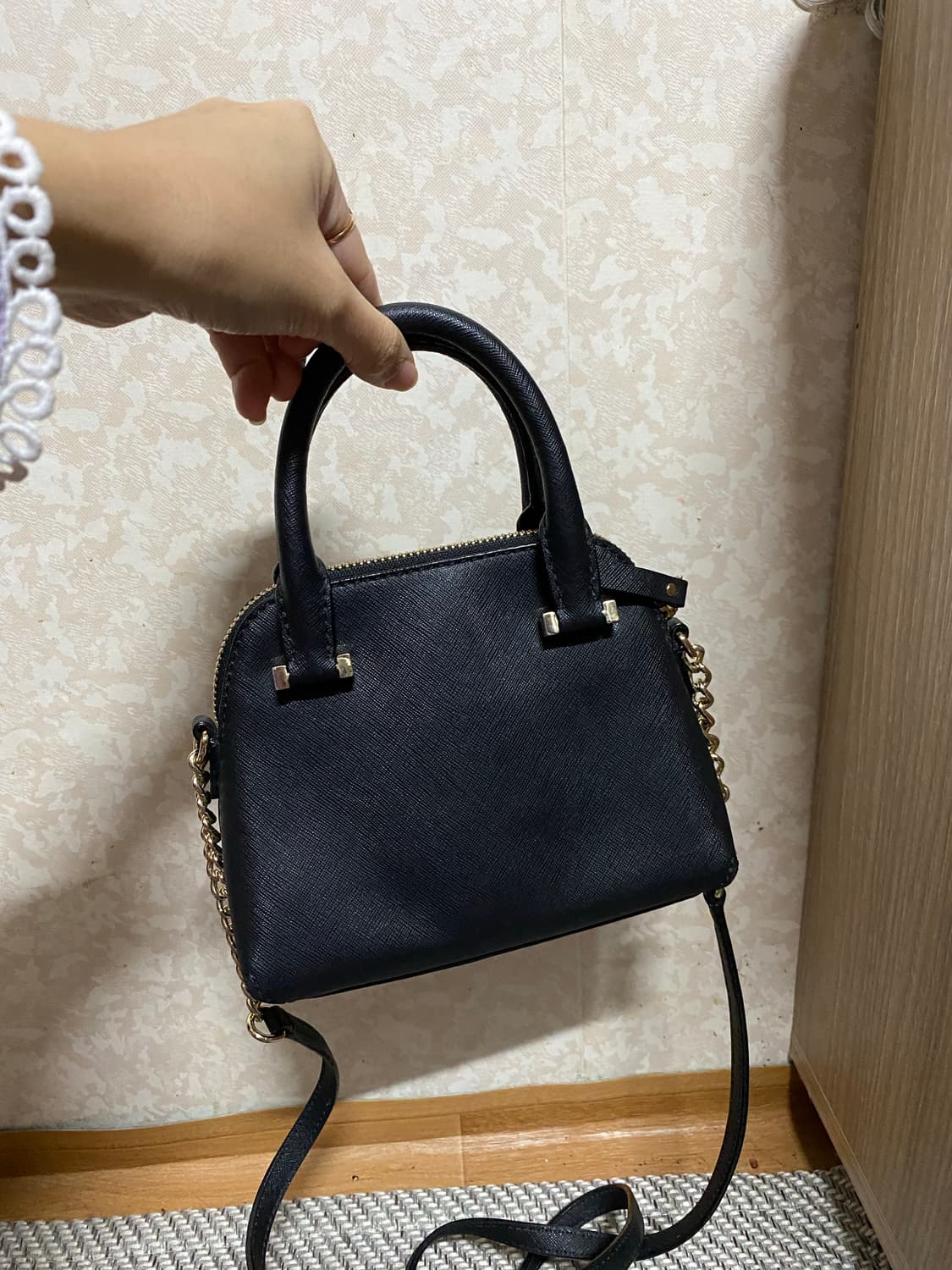 케이트 스페이드 블랙 미니 크로스백 상품이미지3