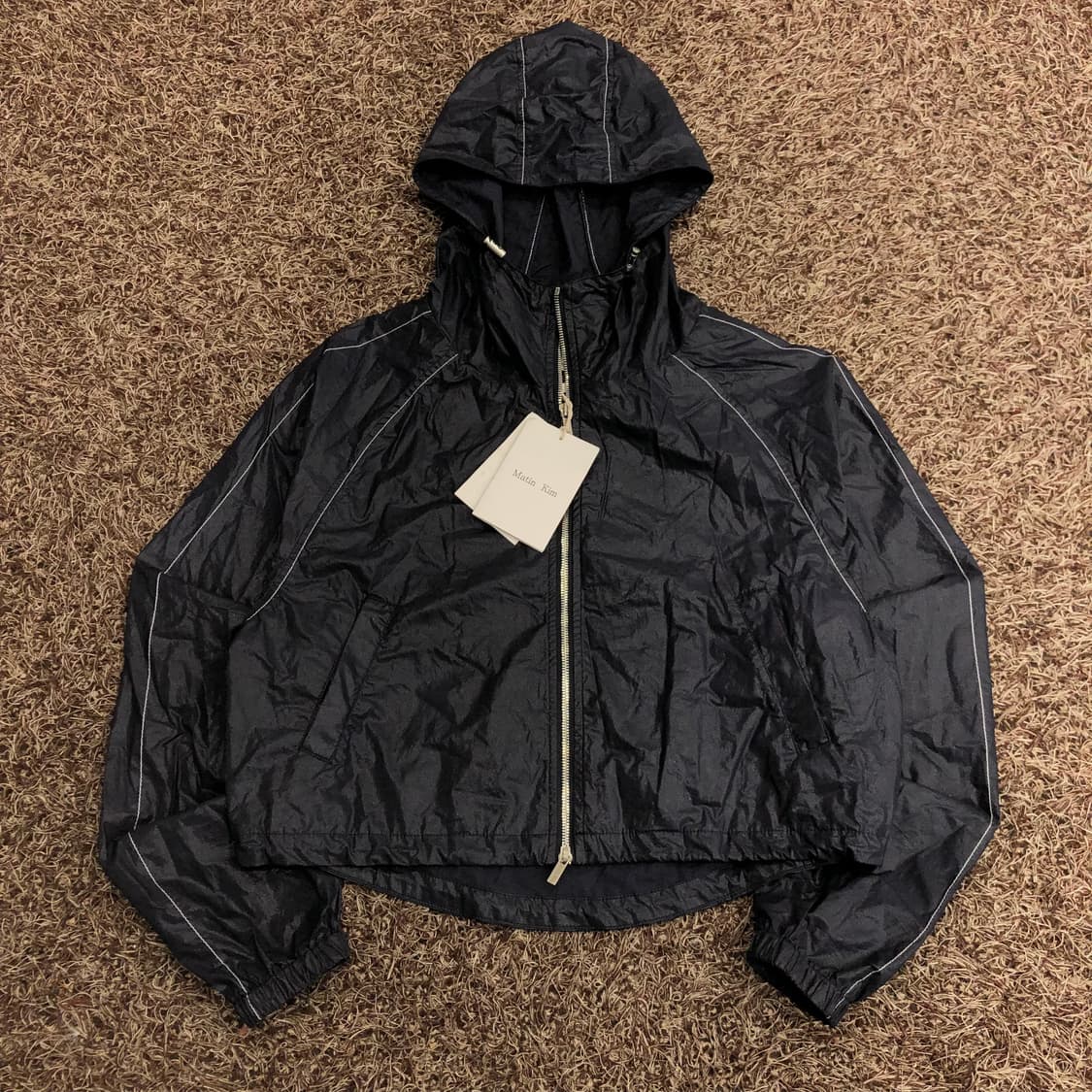 새상품 마뗑킴 크롭 후디 코팅 점퍼 상품이미지2