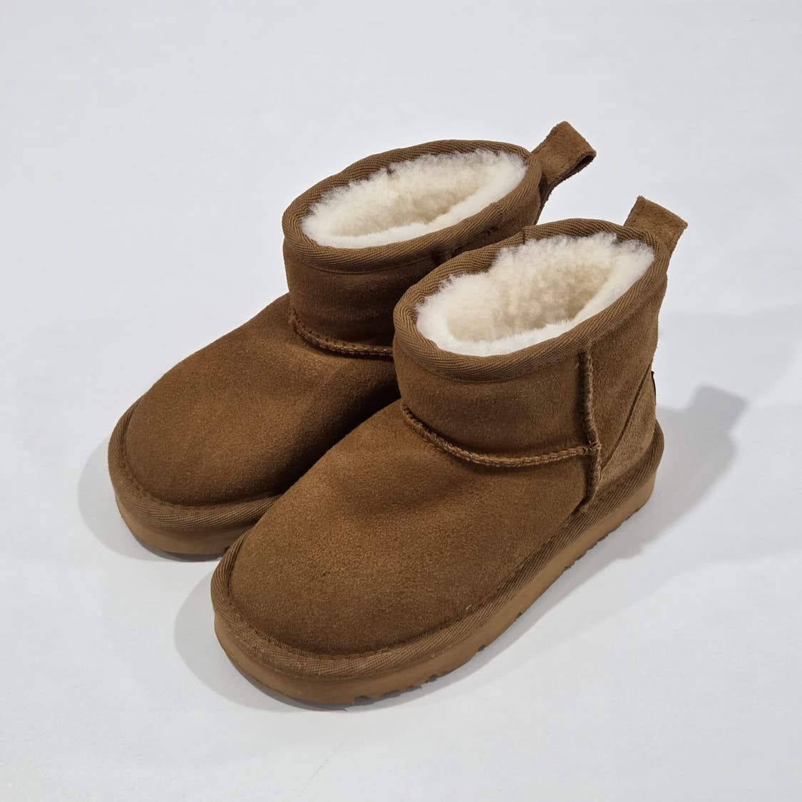어그 키즈 클래식 미니 부츠 6/7 상품이미지1
