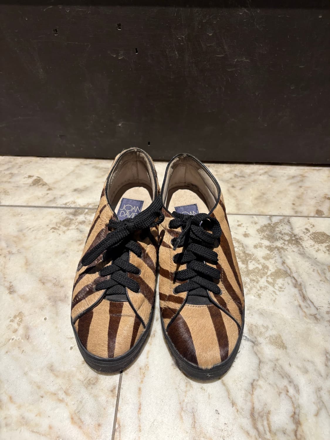 Joan & david 존앤데이비드 이태리 송치 스니커즈 상품이미지1